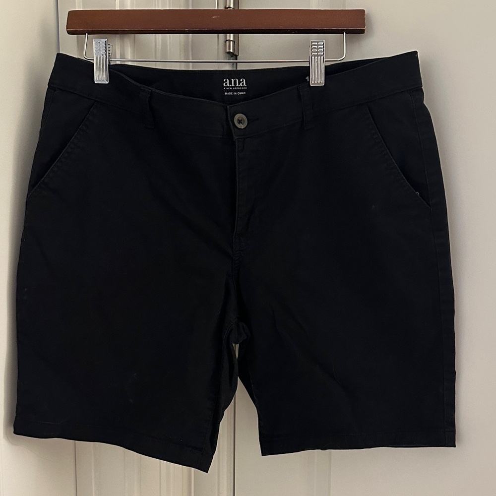 A.N.A Black Bermuda Shorts - Picture 1 of 2